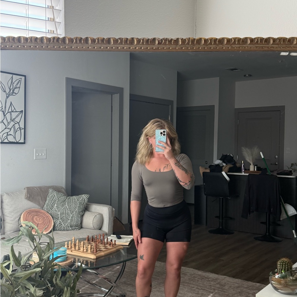 Black gymshark biker shorts